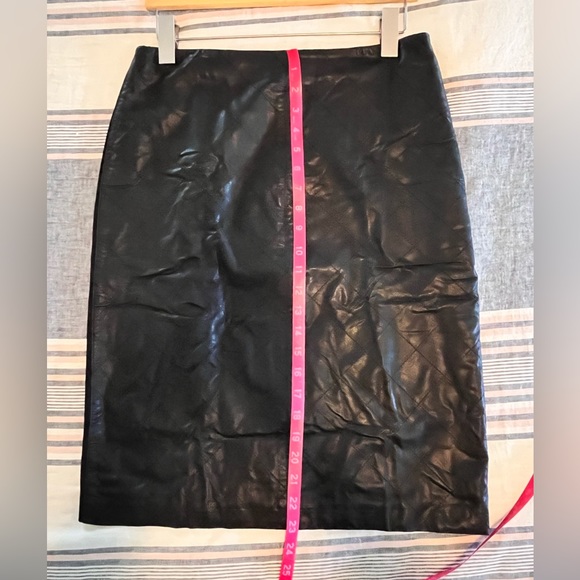 CHICO’S | 1 | Faux Quilted Leather SKIRT - Picture 8 of 12